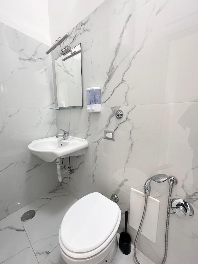 Airport Seaview Rooms ナポリ エクステリア 写真